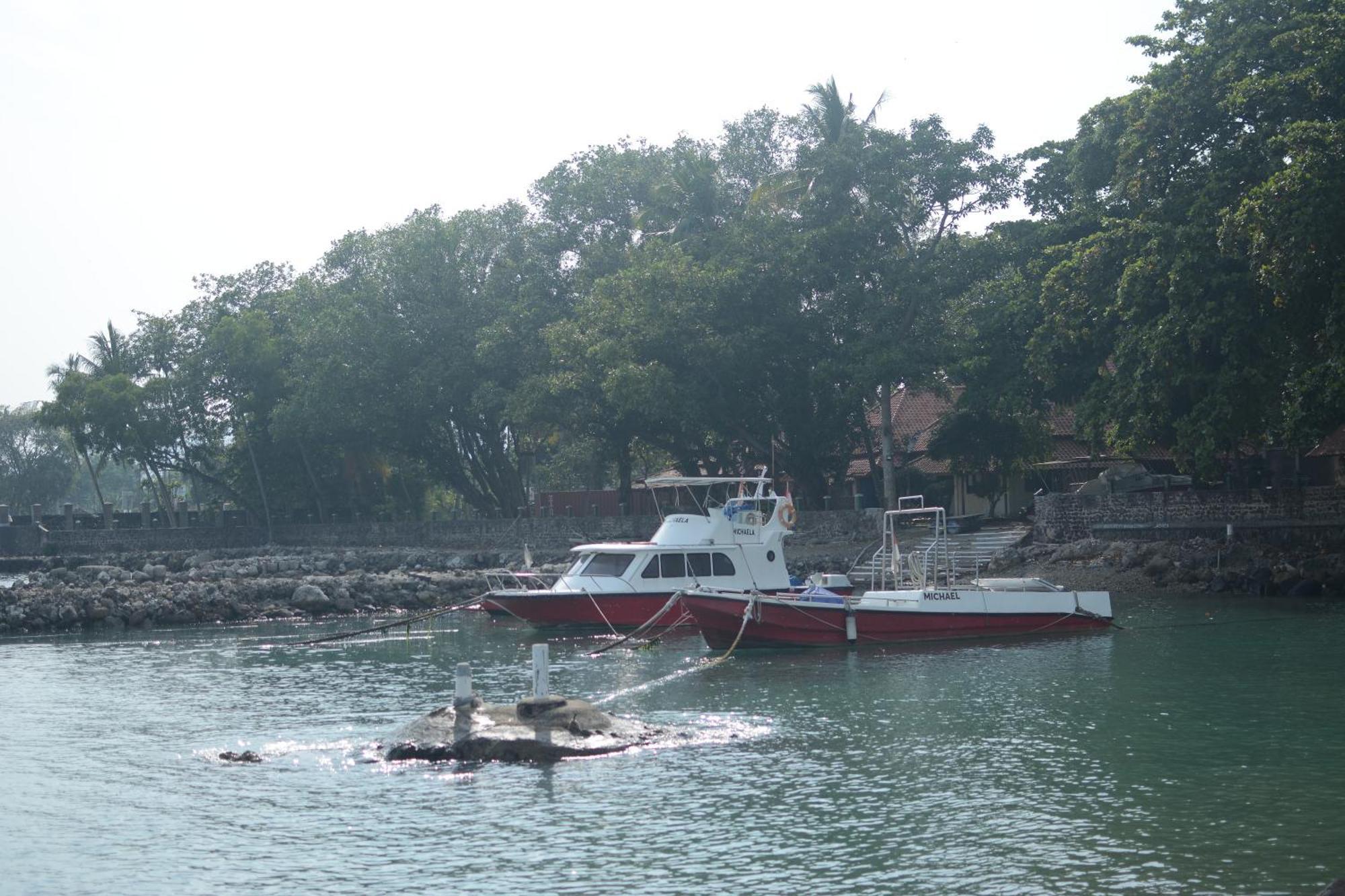 Allisa Resort Hotel Anyer Buitenkant foto